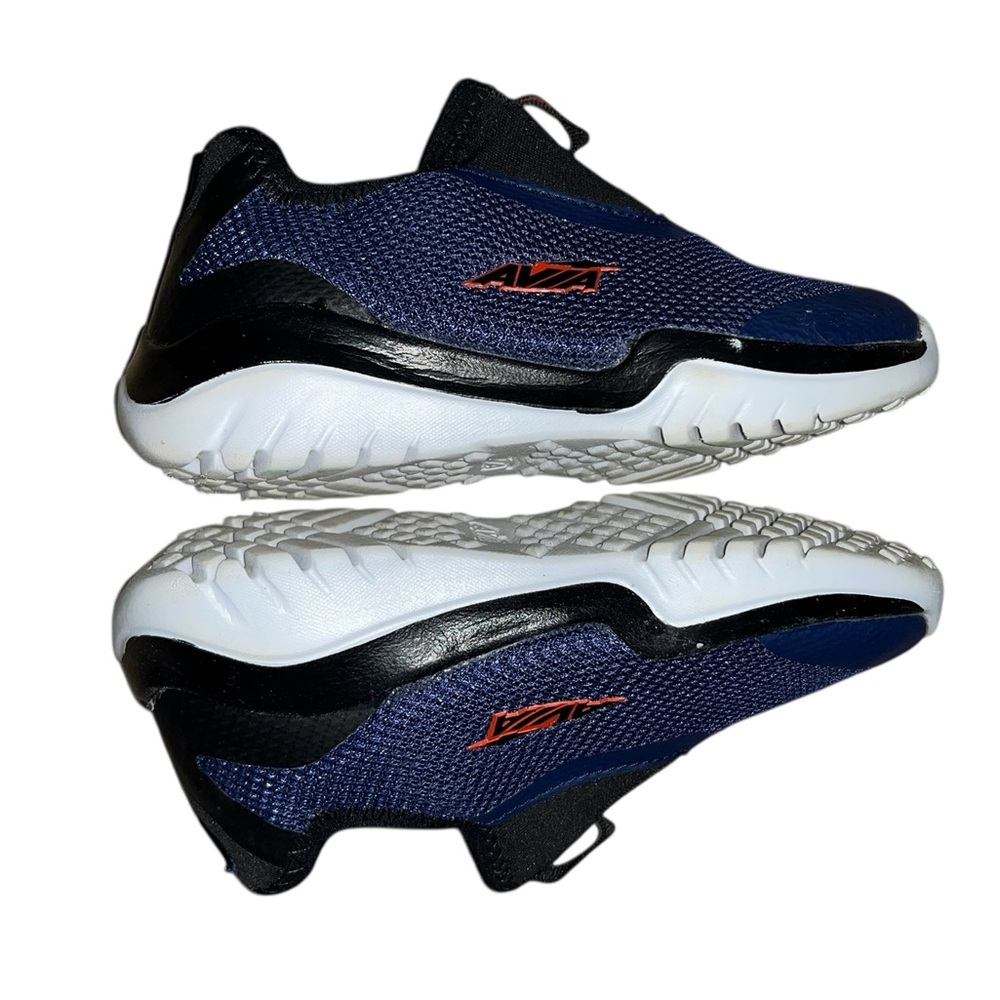Boys Avia slip-on sneakers Size 10